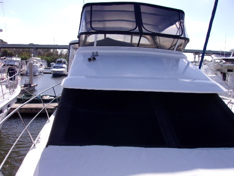 1998 Cruisers Yachts 3650