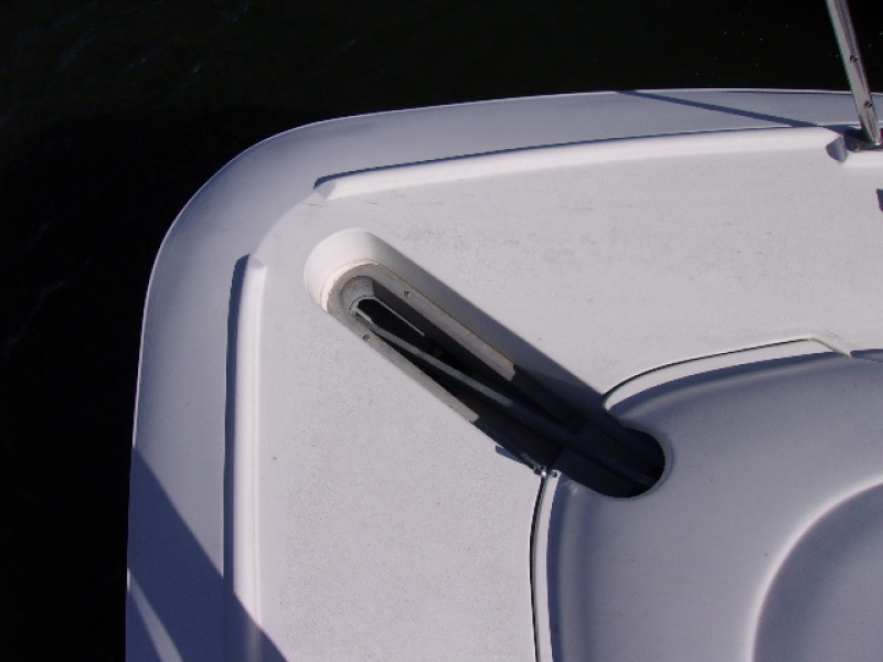 1998 Cruisers Yachts 3650
