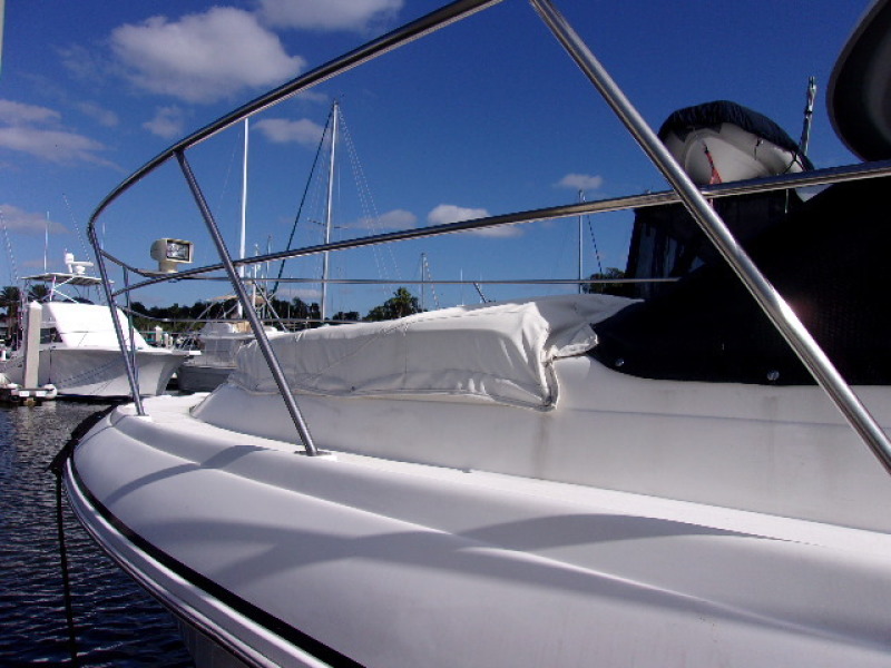 1998 Cruisers Yachts 3650