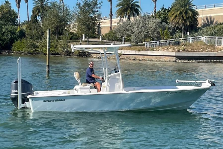 2014 Sportsman 247 Masters Bay Boat