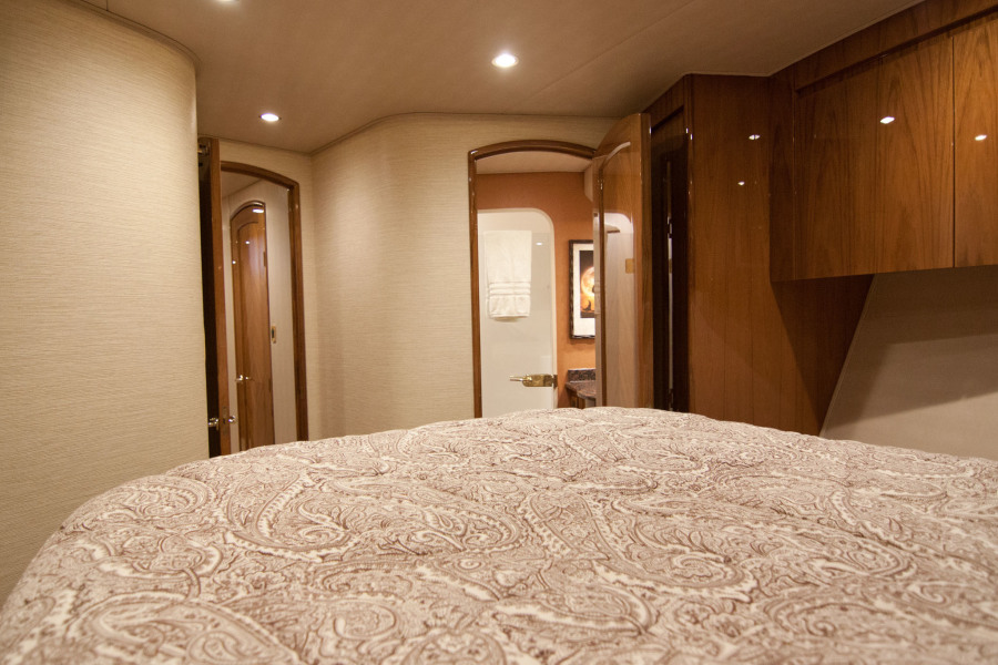 Viking 66 DESPERADO - Forward Stateroom
