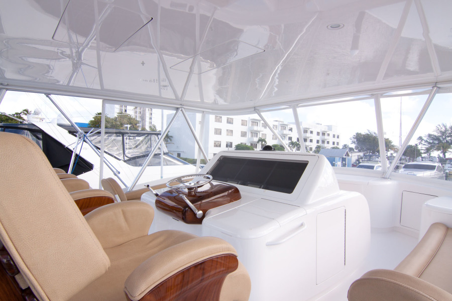 Viking 66 DESPERADO - Flybridge