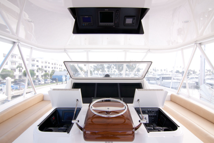 Viking 66 DESPERADO - Flybridge