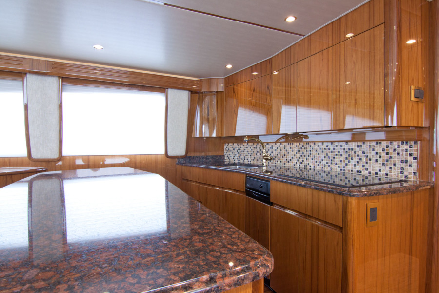 Viking 66 DESPERADO - Galley