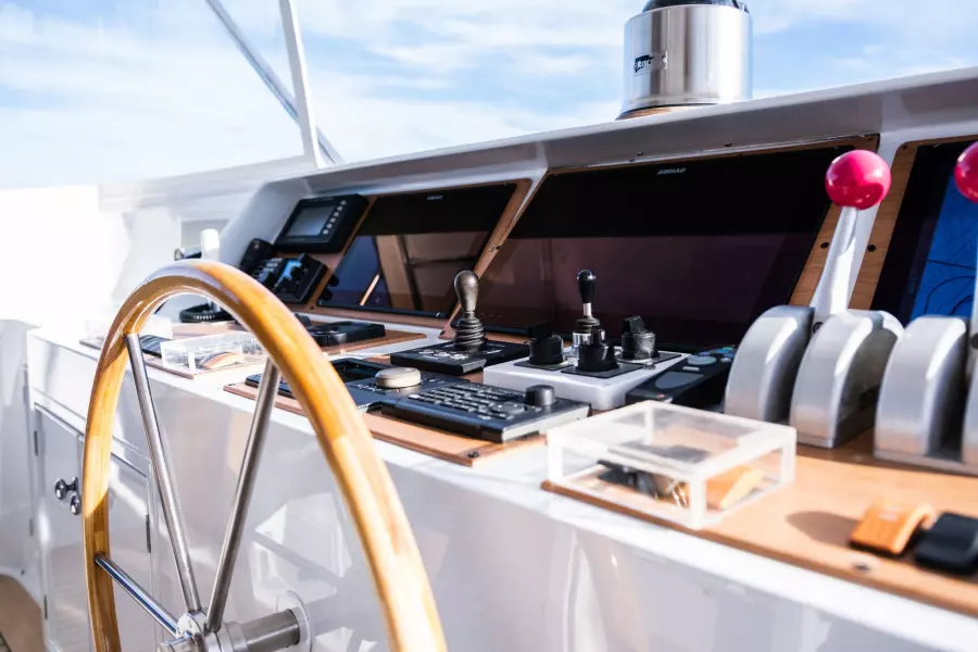 Flybridge Helm