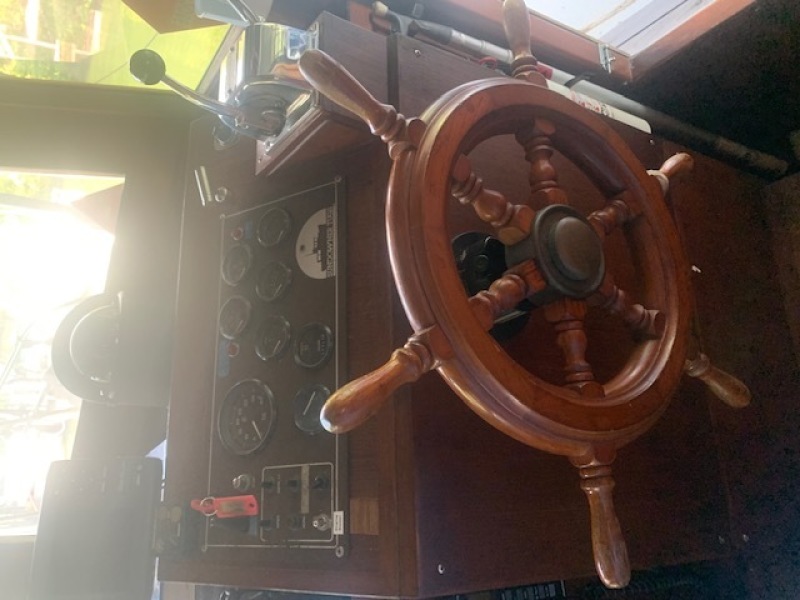 1984 Sundowner Tug 30