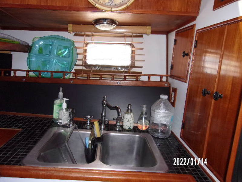 1988 Golden Star Sundeck Fast Trawler