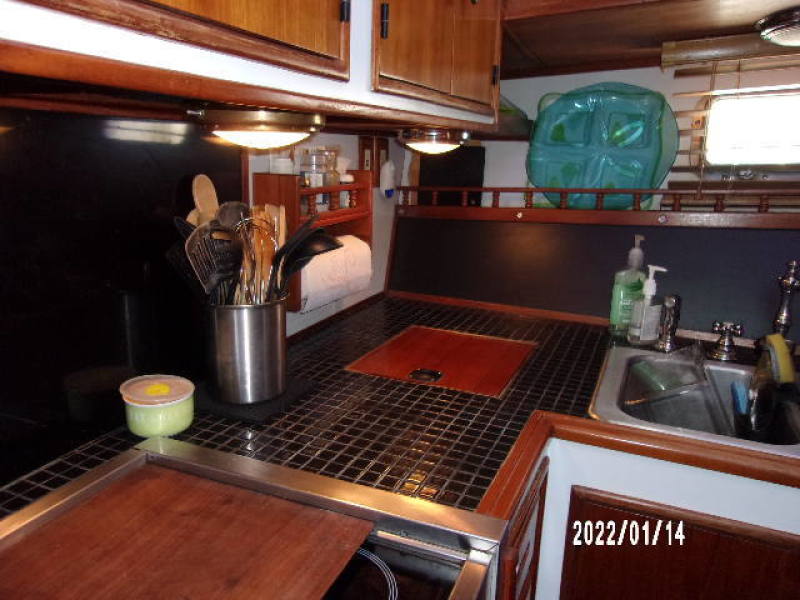 1988 Golden Star Sundeck Fast Trawler