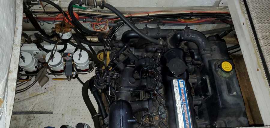 1988 Bayliner 3818