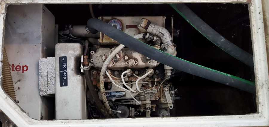 1988 Bayliner 3818