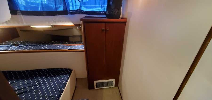 1988 Bayliner 3818