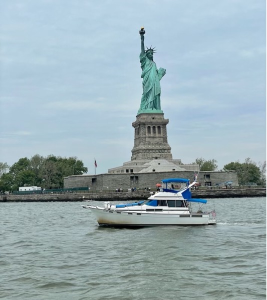 1988 Bayliner 3818