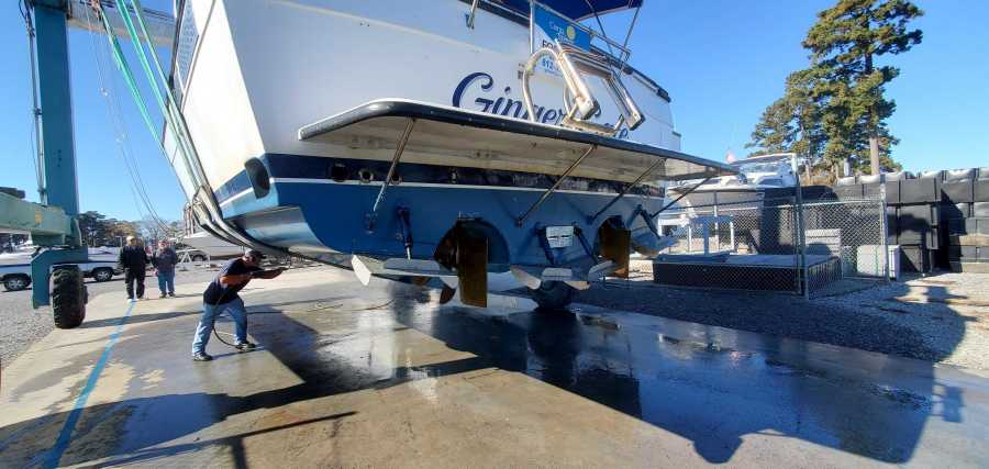 1988 Bayliner 3818