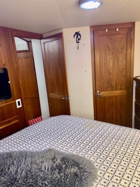 36 Silver Linings 1994 Carver 370 AC Aft Cabin 4