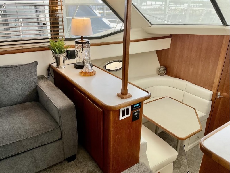 28 Silver Linings 1994 Carver 370 AC Dinette 3