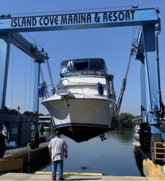 6 Silver Linings 1994 Carver 370 AC Haul Out 3
