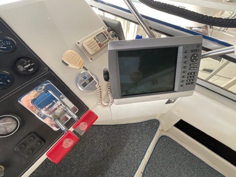 13 Silver Linings 1994 Carver 370 AC Chart Plotter