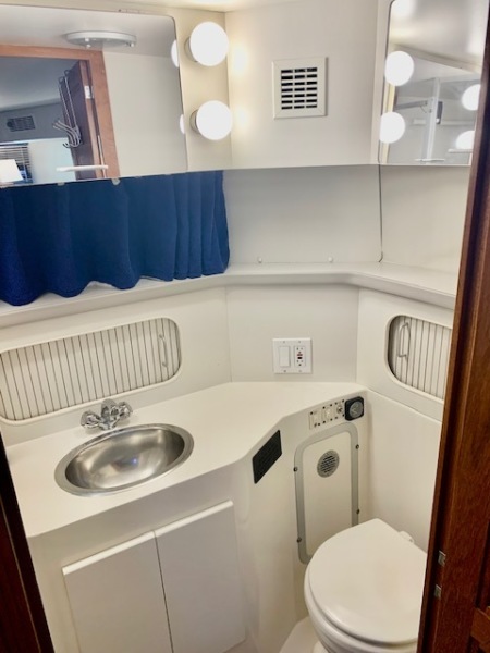 40 Silver Linings 1994 Carver 370 AC Aft Head 1