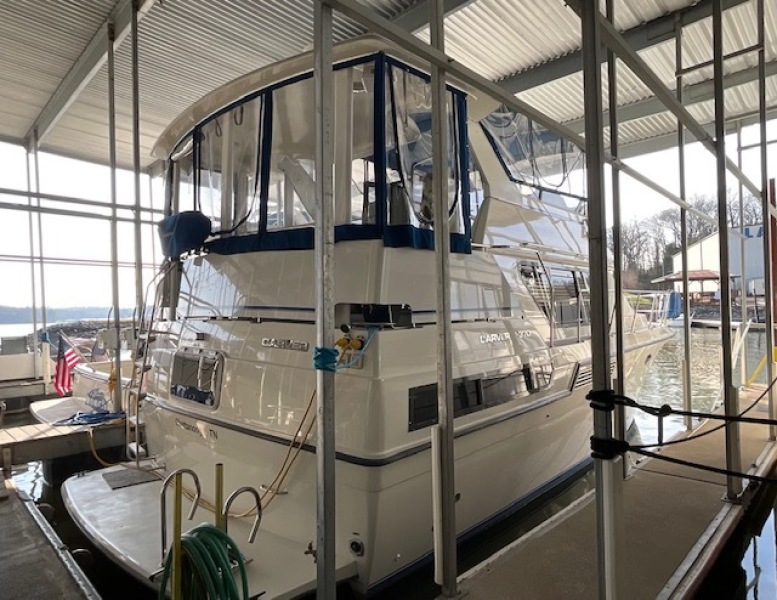 5 Silver Linings 1994 Carver 370 AC Starboard View