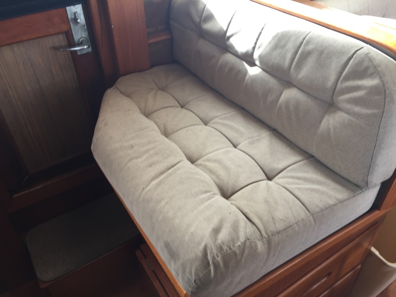 1990 Grand Banks Classic 42