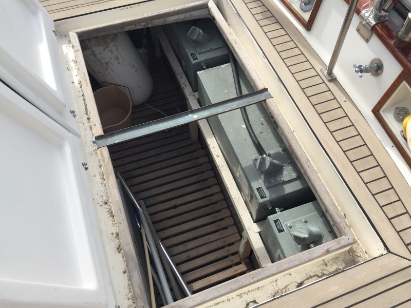 1990 Grand Banks Classic 42