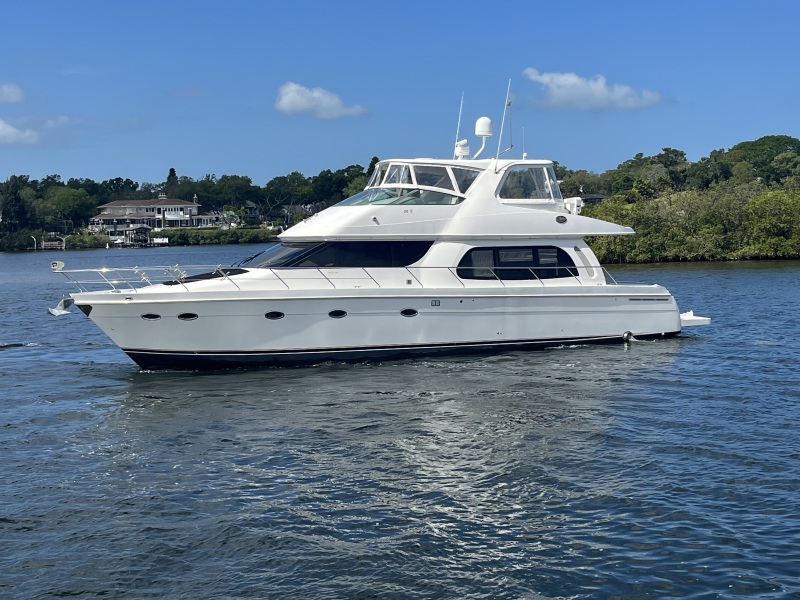 2005 Carver 56 voyager