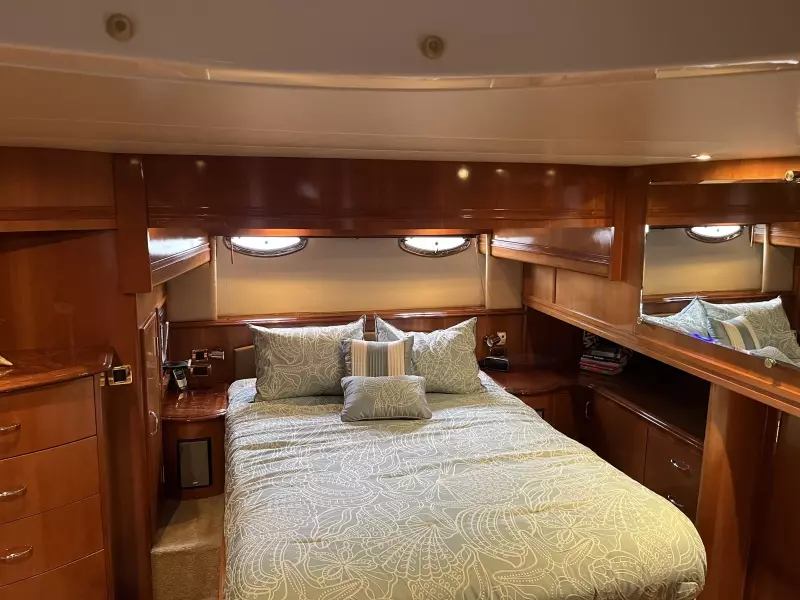 2005 Carver 56 voyager