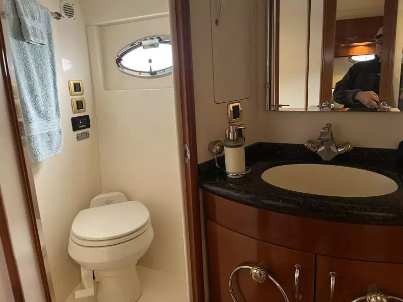 2005 Carver 56 voyager