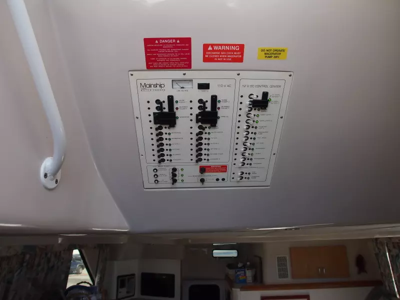 1996 Mainship 34 Motor Yacht