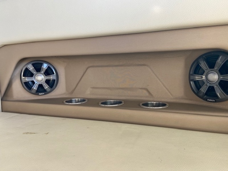 2019 Regal 28