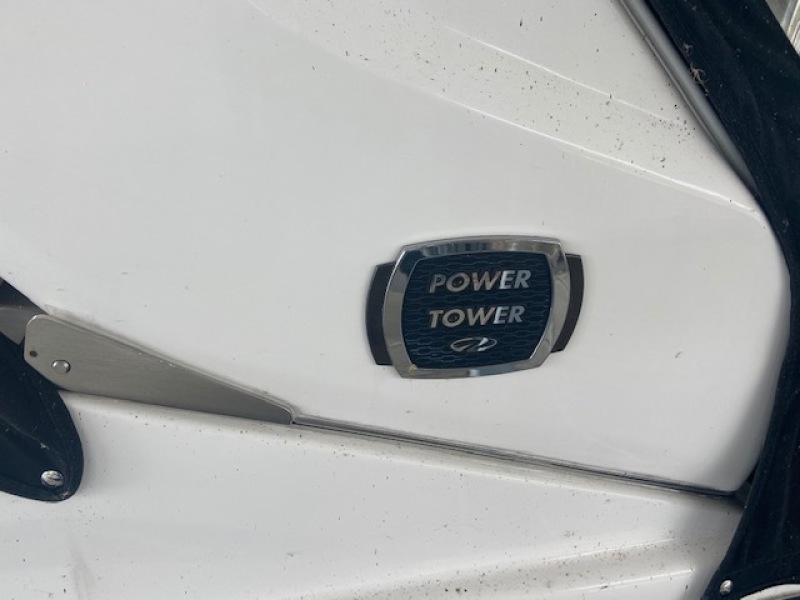 2019 Regal 28