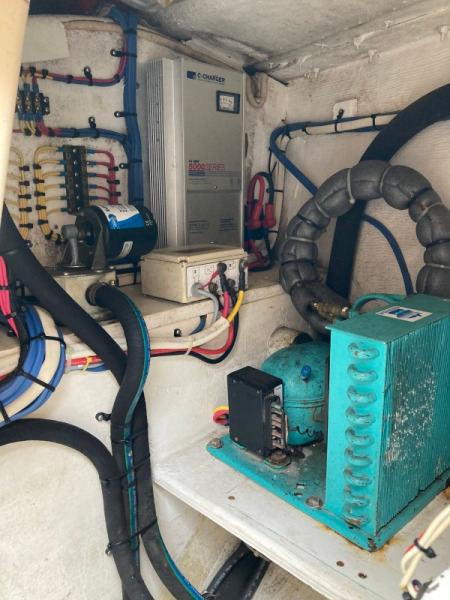 Battery charger & holding plate refrigeration