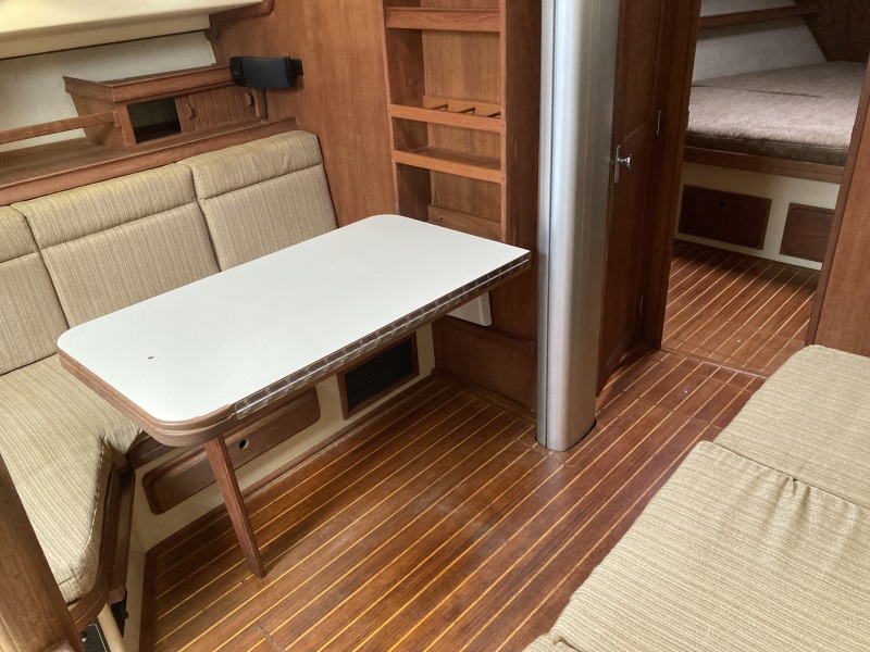 Port Settee 