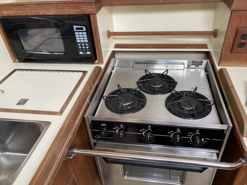 Gas oven/stove & microwave