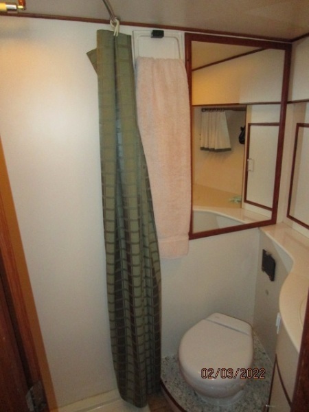 48' Camargue guest stateroom head