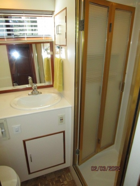 48' Camargue master stateroom head