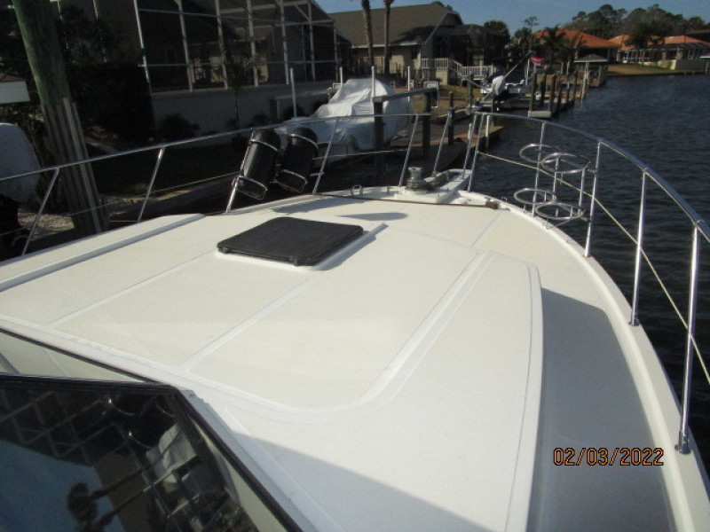 48' Camargue foredeck1