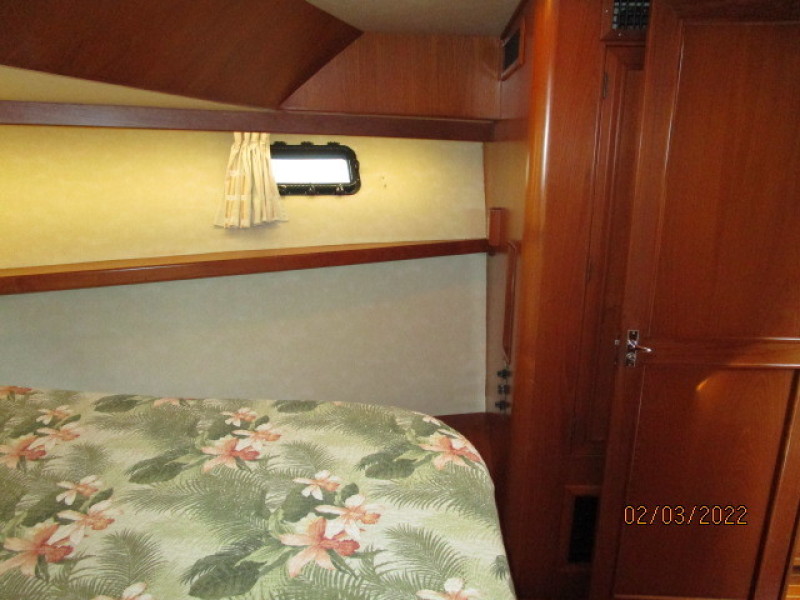 48' Camargue guest stateroom starboard