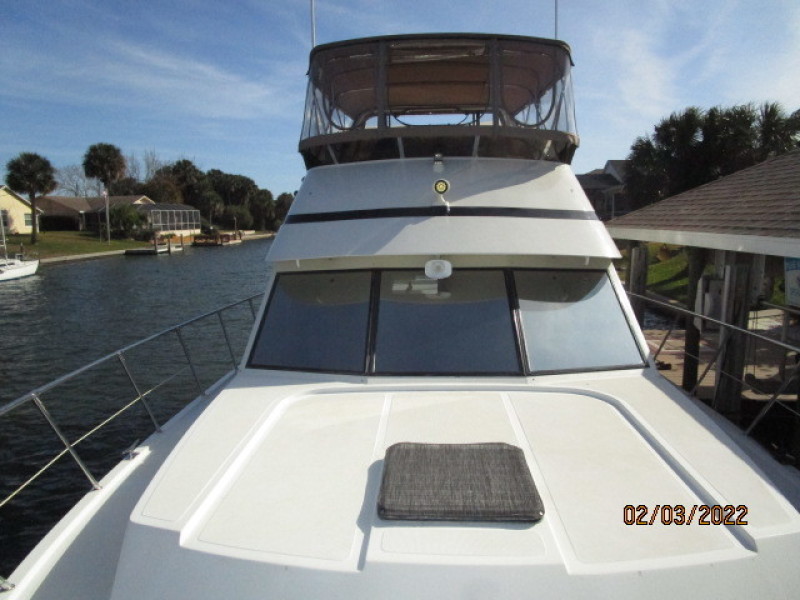 48' Camargue foredeck aft