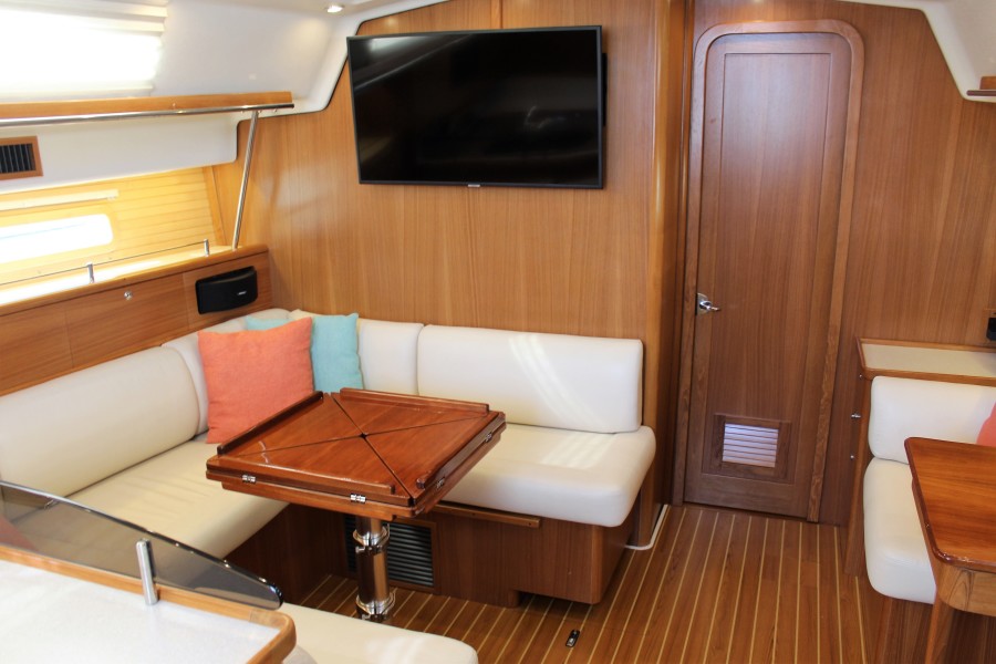 2018 Catalina 425