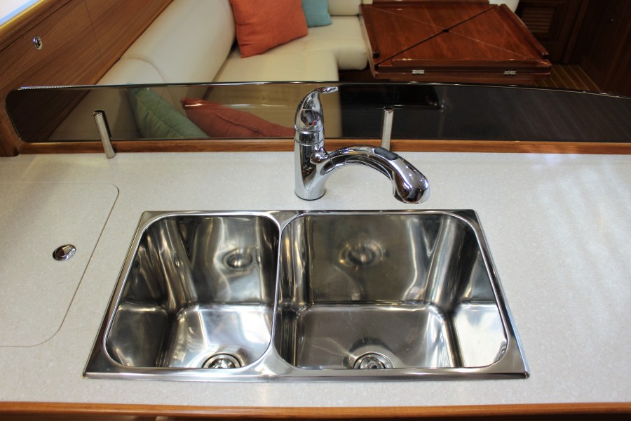 2018 Catalina 425