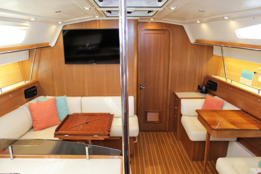 2018 Catalina 425