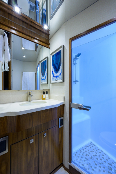 Viking 92 SWEET TUNA - Forward Port Head