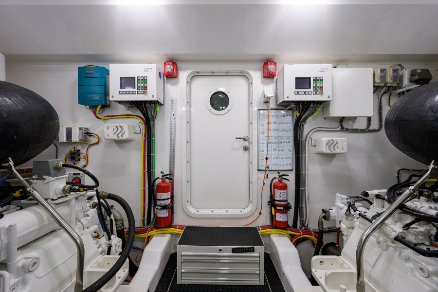 Viking 92 SWEET TUNA - Engine Room