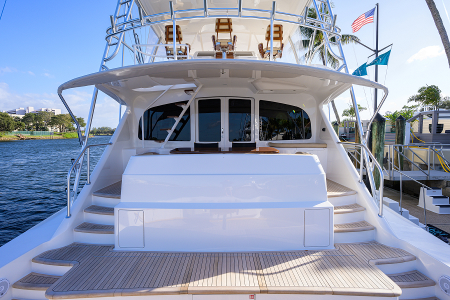 Viking 92 SWEET TUNA - Cockpit