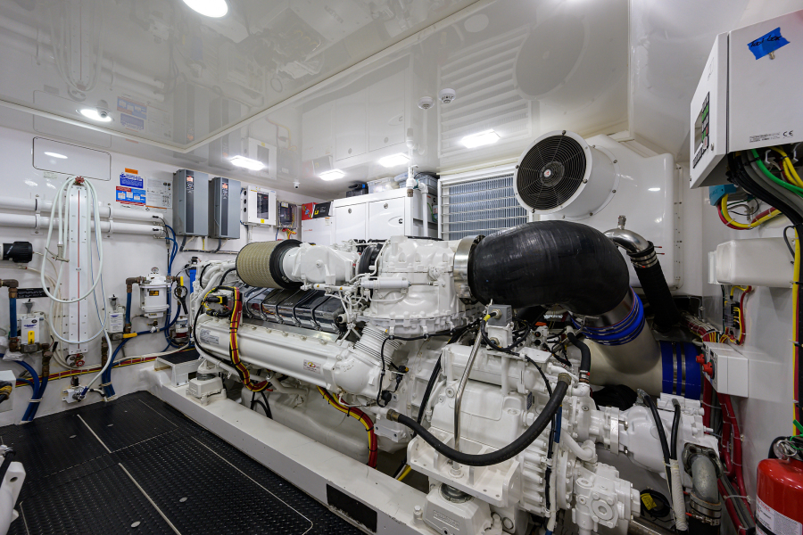 Viking 92 SWEET TUNA - Engine Room