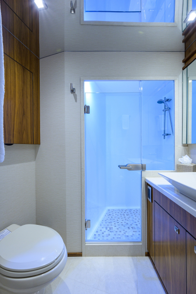 Viking 92 SWEET TUNA - Starboard Head