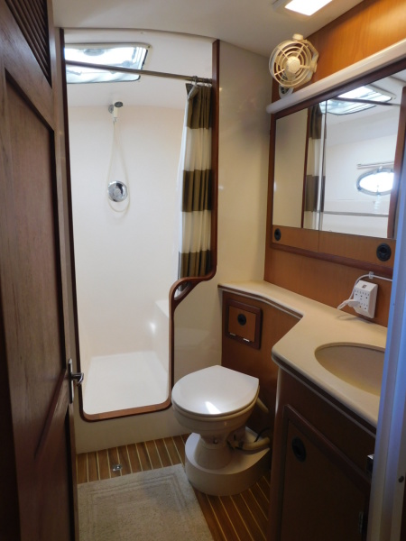 2005 Manta 44 Power Cat
