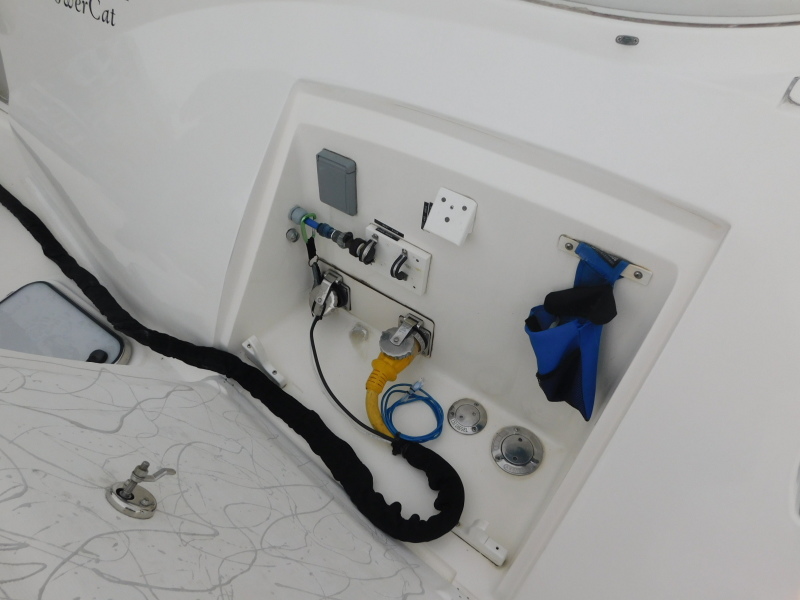 2005 Manta 44 Power Cat