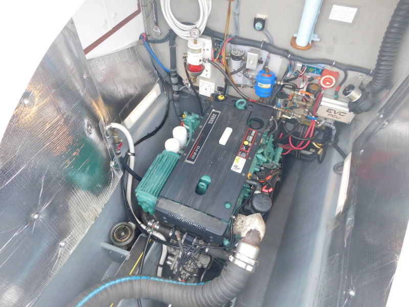2005 Manta 44 Power Cat